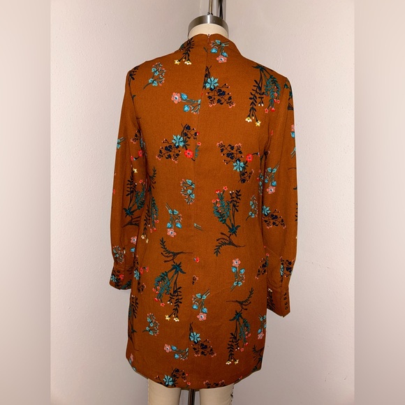 WAYF FLORAL MIDI DRESS - Picture 2 of 4